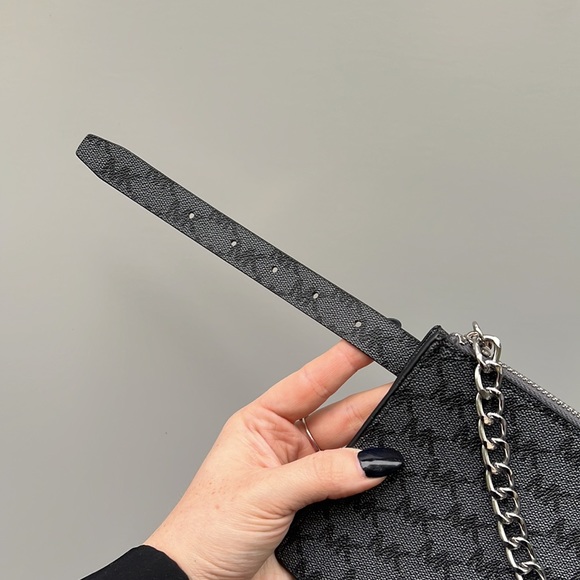 Authentic MK Fanny Pack. 41in long belt - Picture 2 of 12